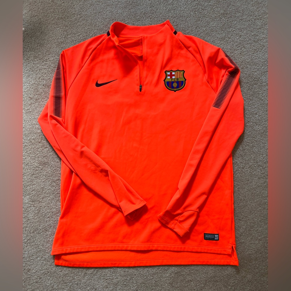 Barcelona Futbol Club goalie shirt, bright orange, new w/o tags, Mens size 16.